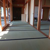 お寺の畳工事です。畳表替え、廊下、広間です。