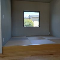 新築てす、小上がりタタミ。美草使用縁ナシです。