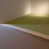 新築です、寝室で縁ナシ畳、引目市松です。